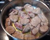 Foto del paso 1 de la receta Solomillo de cerdo al Oporto con arándanos, dátiles y pasas de corinto