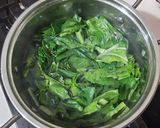 Foto langkah ke 2 dari resep Cah Kailan Bawang Putih.