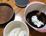 Foto del passaggio 5 della ricetta Torta mousse al cioccolato