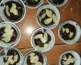 Foto langkah ke 4 dari resep Muffin coklat kukus.