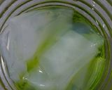 Foto langkah ke 2 dari resep Melon chiaseed milk.