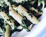 Makaron penne ze szpinakiem krok przepisu 1 zdjęcie