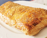 Foto del paso 5 de la receta: Hojaldre relleno de Queso Maasdam, Jamón York y Bechamel