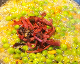 Foto del paso 6 de la receta: Vieiras y cecina con guarnición de guisantes salteados