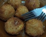 Foto langkah ke 5 dari resep 23. Cemilan dari pisang kepok (bola coklat).