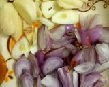 Foto langkah ke 2 dari resep Tumis cumi asin.