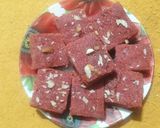 गाजर सूजी की बर्फी(Gajar suji ki barfi recipe in Hindi) रेसिपी चरण 7 फोटो