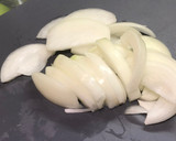 Foto del paso 1 de la receta: Tortilla francesa de atún y cebolla en Lékué Omelette al microondas
