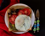 A picture of step 4 of Poach on Avocado, mushrooms and tomato.