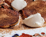 Foto del paso 4 de la receta: Pera especiada con yogur griego 🍐 Pera con canela, nuez moscada y clavo de olor con yogur drenado 🍐