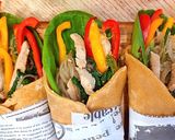 Hình bước làm 6 của món Burrito nhân miến, cải thìa, ức gà