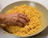 બેસન ના લાડુ (Besan ladoo recipe in Gujarati) રેસીપી સ્ટેપ3ફોટો