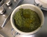 Une image de l'étape 1 de Sauce salade au pesto de fanes de radis.
