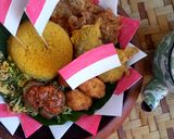 Foto langkah ke 10 dari resep Nasi Ampok Komplit.