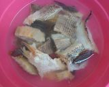 Foto langkah ke 1 dari resep Ikan Asin Gabus Kuah Santan.