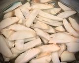Hình bước làm 1 của món Gà Om Ba Loại Nấm