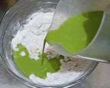 Foto langkah ke 4 dari resep Kue Mangkuk Pandan.