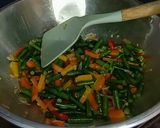 Foto langkah ke 5 dari resep Oseng kacang panjang wortel.