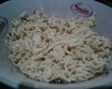 Foto langkah ke 1 dari resep Martabak mie simple.