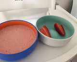 Foto del paso 3 de la receta: Merienda: yogur con fresa y plátano BLW mixto