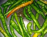 चटपटा मिर्ची का अचार (Chatpata mirchi ka achar recipe in Hindi) रेसिपी चरण 1 फोटो