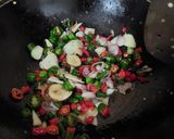 Foto langkah ke 5 dari resep Oseng baby cumi asin, ikan asin dan Pete.