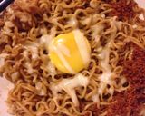 Foto langkah ke 10 dari resep Mie goreng keju.
