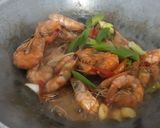 Foto langkah ke 5 dari resep Tumis Udang Bawang Putih.
