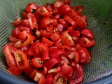 BOWL DE QUESO Crema y Tomate🍅con Reducción de Vinagre Bálsamico y 🌿Albahaca🌿...!