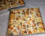 Foto langkah ke 8 dari resep Homemade pizza empuk.