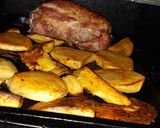 Foto del paso 2 de la receta: Bondiola con papas y batatas asadas