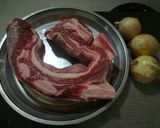 Foto del paso 1 de la receta: Costilla acebollada a la olla