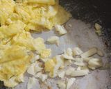 Foto langkah ke 3 dari resep Cah Sawi Telur Orak Arik.