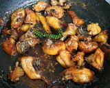 Hình bước làm 5 của món Gà chiên mắm