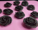 A picture of step 9 of Chocolate flowers.