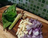 Foto langkah ke 2 dari resep Asem-Asem Ayam ala Tin.