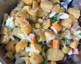 Foto del paso 11 de la receta Ensalada templada de patatas con langostinos y atún en conserva