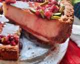 A picture of step 25 of Cheese Cake with Pomegranate compote.