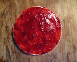 Foto del paso 6 de la receta: Tarta de queso con mermelada de fresa