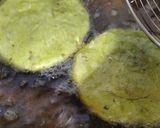 आलू की ग्रीन पूरी (aloo ki green poori recipe in Hindi) रेसिपी चरण 4 फोटो