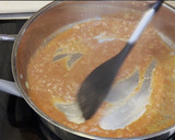 Foto del paso 3 de la receta: Tintorera en salsa con langostinos