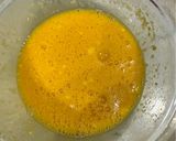 Foto del passaggio 3 della ricetta Frittata ai finferli porcini e prosciutto cotto
