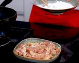 Hình bước làm 6 của món Cách làm món gà rang muối ngon đỉnh như nhà hàng