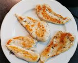 A picture of step 1 of Chicken Breast with Green Peppercorn Sauce.