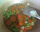 Foto langkah ke 3 dari resep Tumis wortel buncis.