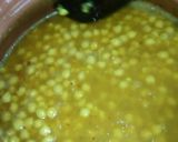 A picture of step 3 of Lahori Choley🍲😋.
