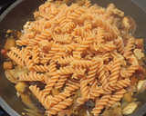Foto del paso 5 de la receta: Pasta con pollo y berenjena