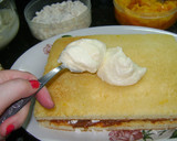 Foto del paso 7 de la receta: Chaja (torta con dulce de leche, crema y duraznos)