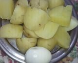 A picture of step 1 of Chicken Aloo Roll.