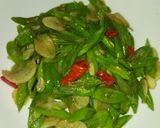 Foto langkah ke 6 dari resep Tumis Buncis Lada Putih.